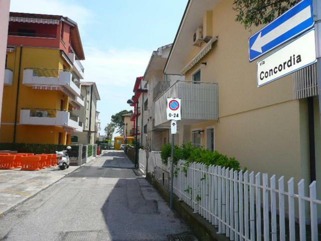 Corazza - Trilocale Piano Terra - Agenzia Cocal Apartman Caorle Kültér fotó